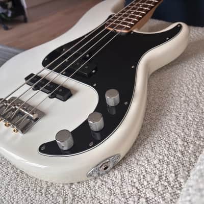 Fender American Performer Precision Bass (Arctic White) image 5
