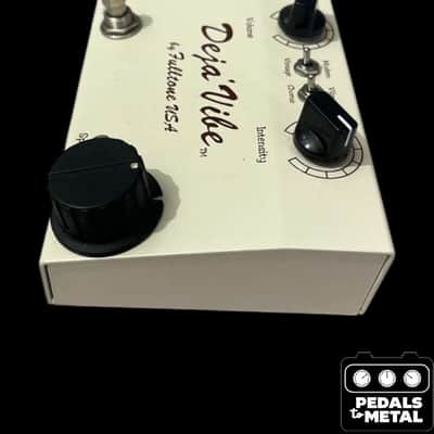 Fulltone Deja Vibe Vibrato/Chorus - White - X18487 image 5