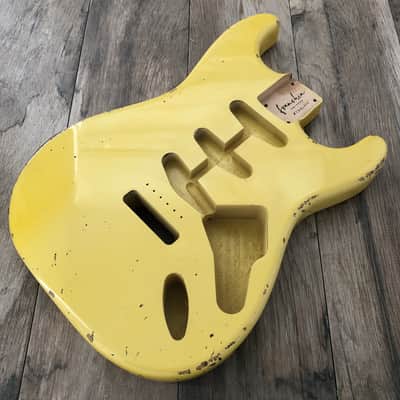 Immagine FRANCHIN Mercury guitar body Relic Aged Vintage White 100% Nitro Lacquer Cracks SSS Red Alder Stratocaster-Strat-S-Style Made in Italy - Stock piece #23080626 - 3