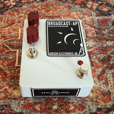 Hudson Electronics Broadcast-AP Ariel Posen Signature 2019 - Present - White image 9