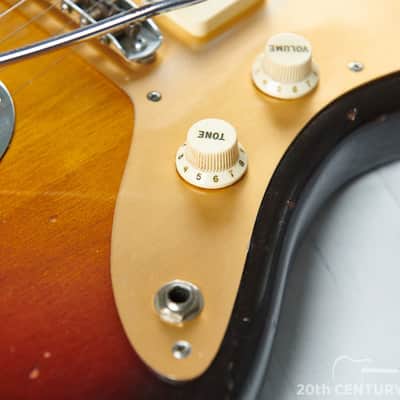 Fender Jazzmaster 1959 - Sunburst with Gold Anodized Pickguard image 4
