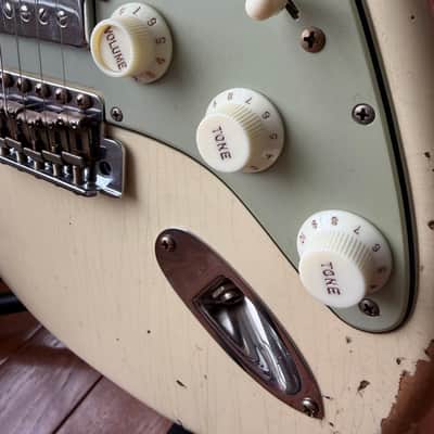 2026 Fender Custom Shop '62 Stratocaster HSS Heavy Relic - Vintage White image 6