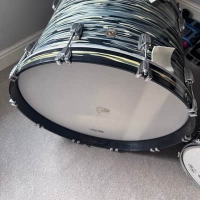 Ludwig Classic Maple Downbeat Outfit 8x13 / 14x16 / 14x18 / 14x24 Drum Set 1998 - 2015 - Black Oyster Pearl imagen 3