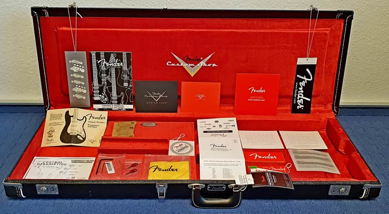 Fender Custom Shop Koffer Schwarz / Rot NEU image 1