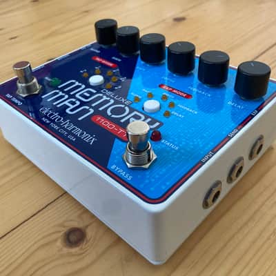 Electro-Harmonix Deluxe Memory Man 1100-TT Tap Tempo 1100Ms Analog Delay 2011 - Present - Blue image 2