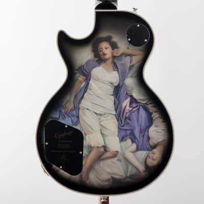 Epiphone Adam Jones Les Paul Custom Art Collection - Korin Faught’s , Antique Silverburst | Demo Bild 3