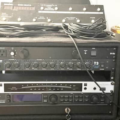 Custom Guitar rack rig Hafler T-3, TC G major, Korg Tuner, Furman Power Bank, Rocktron Midimate, single space rack drawer with lock & key 90's-2000's