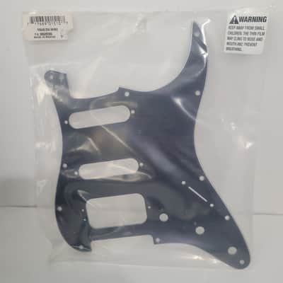 Fender 005-5267-000 American Deluxe Stratocaster HSS 11-Hole Pickguard 3-Ply 2010s - Black image 2