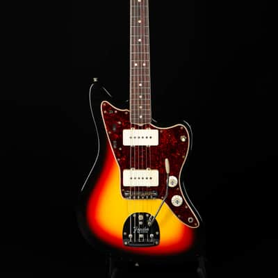 Fender Jazzmaster 1966 - 3-Tone- Sunburst image 2