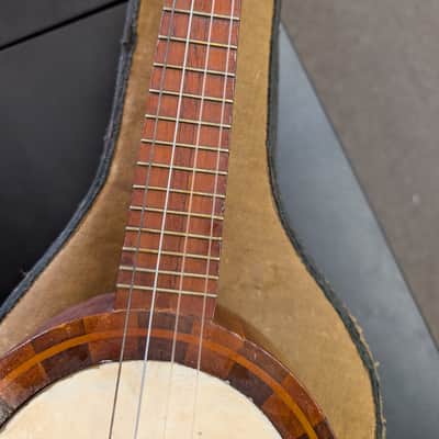 Banjolele Vintage rare with case 30s-50s image 4