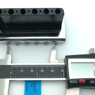 Stratocaster Style Tremolo Vibrato Assembly Chrome image 6
