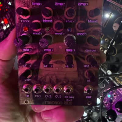 Maneco Labs Holistic Delay (triple delay / distortion) - Black and gold image 2