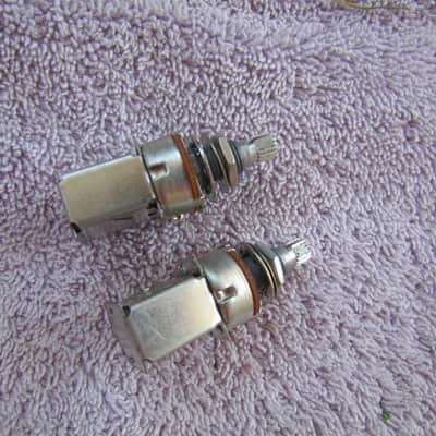 Unlabeled Push Pull Pots Set Of 2 Used Push Pull Pots Luthier Supplies Used But Clean image 3