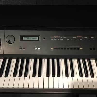 Roland RD-1000 Digital Piano w Stand. 88 Keyboard Has Seen Studio Use Only, NICE ! image 4