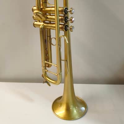 Trompeta Bach Stradivarius 43 lacado mate en perfecto estado image 12