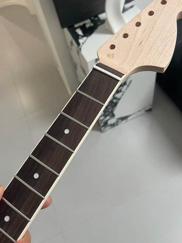 Round stainless steel 21 frets Maple guitar neck 25.5inch hole 8mm jazzmaster neck Rosewood fingerboard white binding Round End stainless steel 21frets image 1