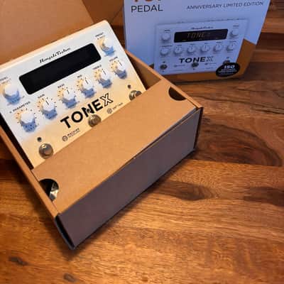 IK Multimedia ToneX Pedal Limited Edition 2024 - White image 5