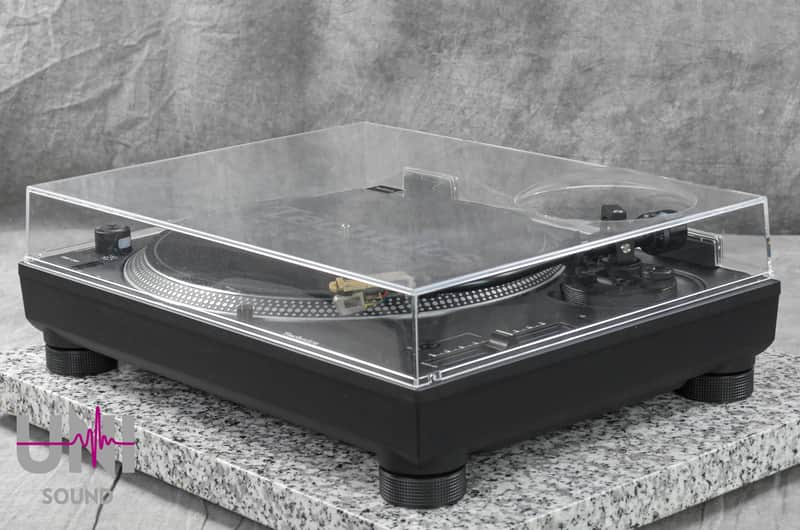 Technics SL-1200MK7 Direct Drive DJ Turntable System in Excellent Condition