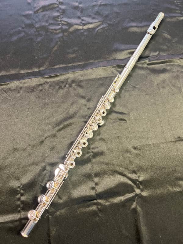 Yamaha Japan YFL-581 open-hole Flute - B foot image 1