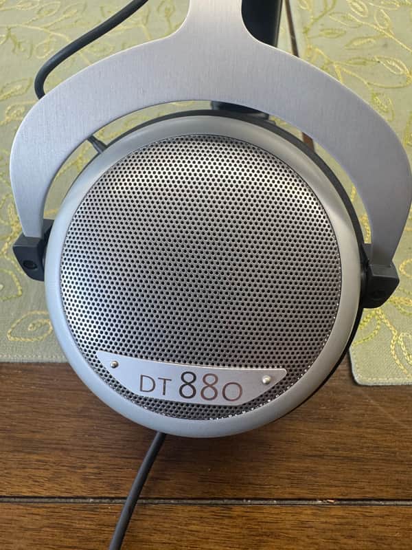 Beyerdynamic DT-880 Pro. Semi-Open Studio Headphones. image 1