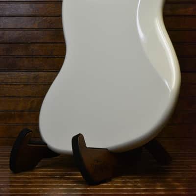 Fender Standard Jazz Bass®, Laurel Fingerboard, White Pickguard, Olympic White image 4