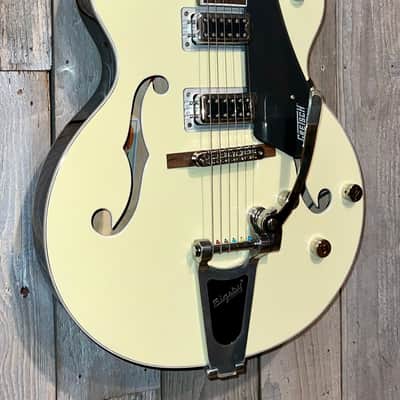 Gretsch G5420T Electromatic Classic Hollowbody Single-cut Electric Guitar with Bigsby - Two-tone Vintage White/London Grey image 3