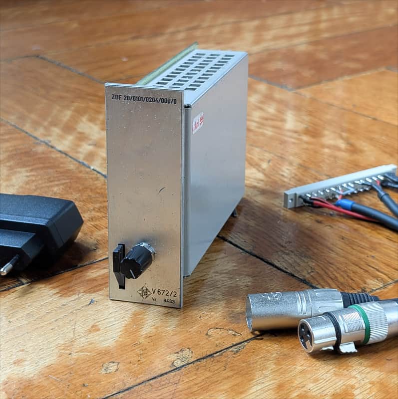 With audio demo: Vintage Telefunken V672/2 mic preamp - variable gain 30 .. 60 dB - plug & play - fully recapped image 1