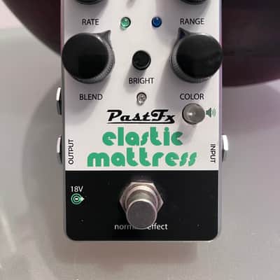 PastFx Deluxe Elastic Mattress Flanger / Chorus - has an electric