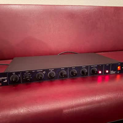 SPL 9526 Stereo Vitalizer MK2 Signal Processor 1997 - 2015 - Black w/ Blue Lightning image 5