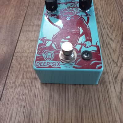 Walrus Audio Deep Six Compressor V3 2018 - 2021 - Blue / Red Diver image 2
