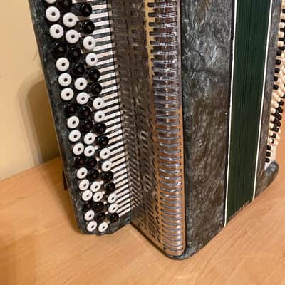Button Accordion Tenor 100 Bass USSR Bayan Straps Soviet Made in Russia Vintage image 2
