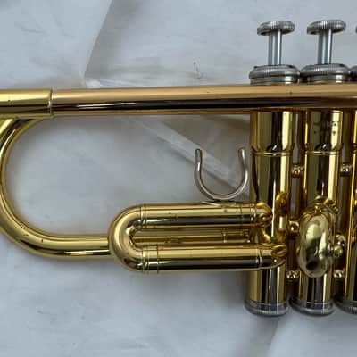 Yamaha YTR-2330 Standard Trumpet 2010s - Lacquered Brass image 4