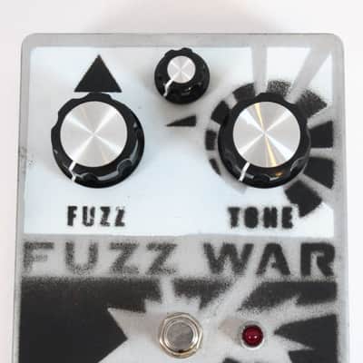 Death By Audio Fuzz War [U010836] (08/03) image 2