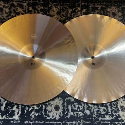 Paiste 15" Formula 602 Classic Sound Edge Hi-Hat Cymbals (Pair) - Traditional image 3
