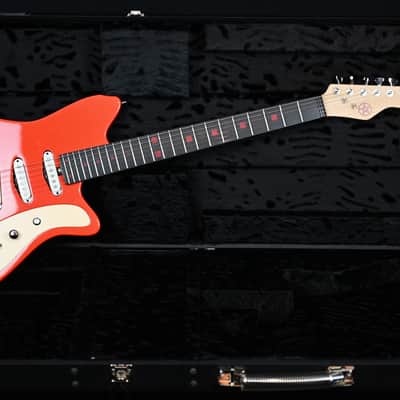 Pentagram S-Style "one-off" from 2024 in Red with original Hardcase image 9
