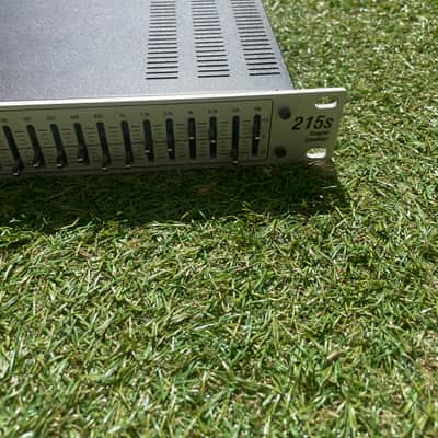 dbx 215s Dual Channel 15-Band EQ image 4
