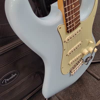 Fender Vintera III Early '60s Stratocaster Sonic Blue, Dlx Gig-Bag! image 5