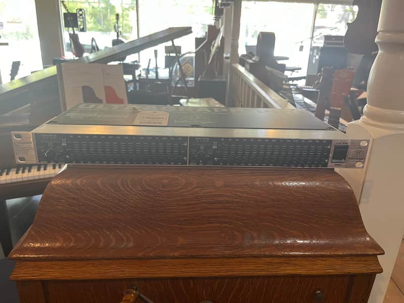 Behringer Ultragraph Pro image 1