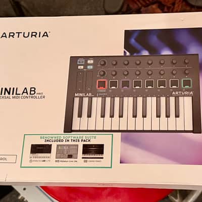 Arturia MiniLab MkII Deep Black Edition 25-Key MIDI Controller 2020 - Deep Black Edition