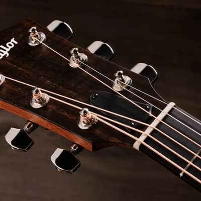 Taylor 314ce Studio Grand Auditorium Acoustic/Electric Guitar - Natural with Gig Bag image 9