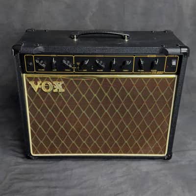 2009-2012 Vox VR30R Valve Reactor 2-Channel 30-Watt 1x10" Guitar Combo Amp image 1
