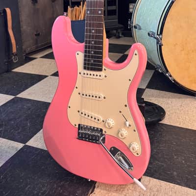 Unbranded Stratocaster-style electric guitar - Pink image 2