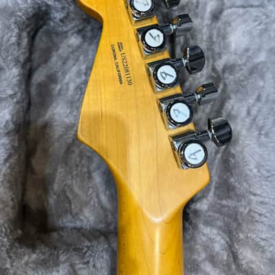 Fender American Ultra Stratocaster – Cobra Blue – Made in USA (2022) image 2