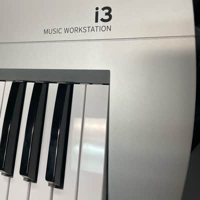 Korg i3 MW Workstation Keyboard - Matte Silver image 4