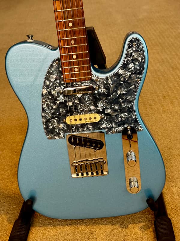 Fender Player Plus Nashville Telecaster with Pau Ferro Fretboard 2021 - Present - Opal Spark