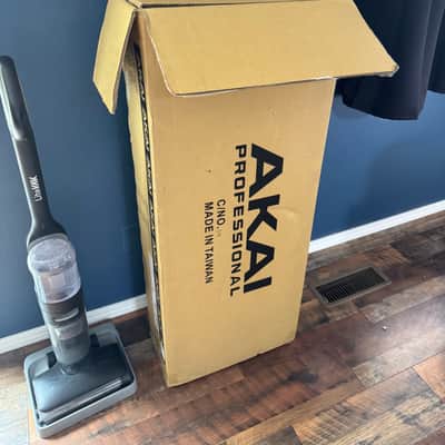Akai MPC Key 61 and mpc sample like new with boxes and 1000 gig hard drive Standalone Workstation Synthesizer 2022 - Present - Black image 3