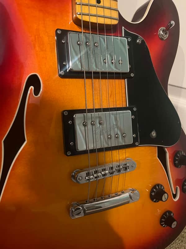 LIKE NEW - Fender Modern Player Starcaster Guitar 2014 Aged Cherry Burst