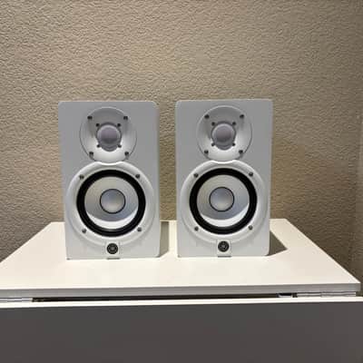 Yamaha HS5 5" Powered Studio Monitor (Pair) 2015 - Present - White image 1
