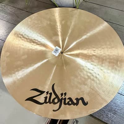 Zildjian 18" A Concert Stage Orchestral Cymbals (Pair) 2010s - Traditional image 5