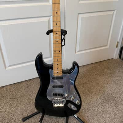 Fender ST-110FIM Iron Maiden Signature Stratocaster 2001 - 2002 - Black image 1